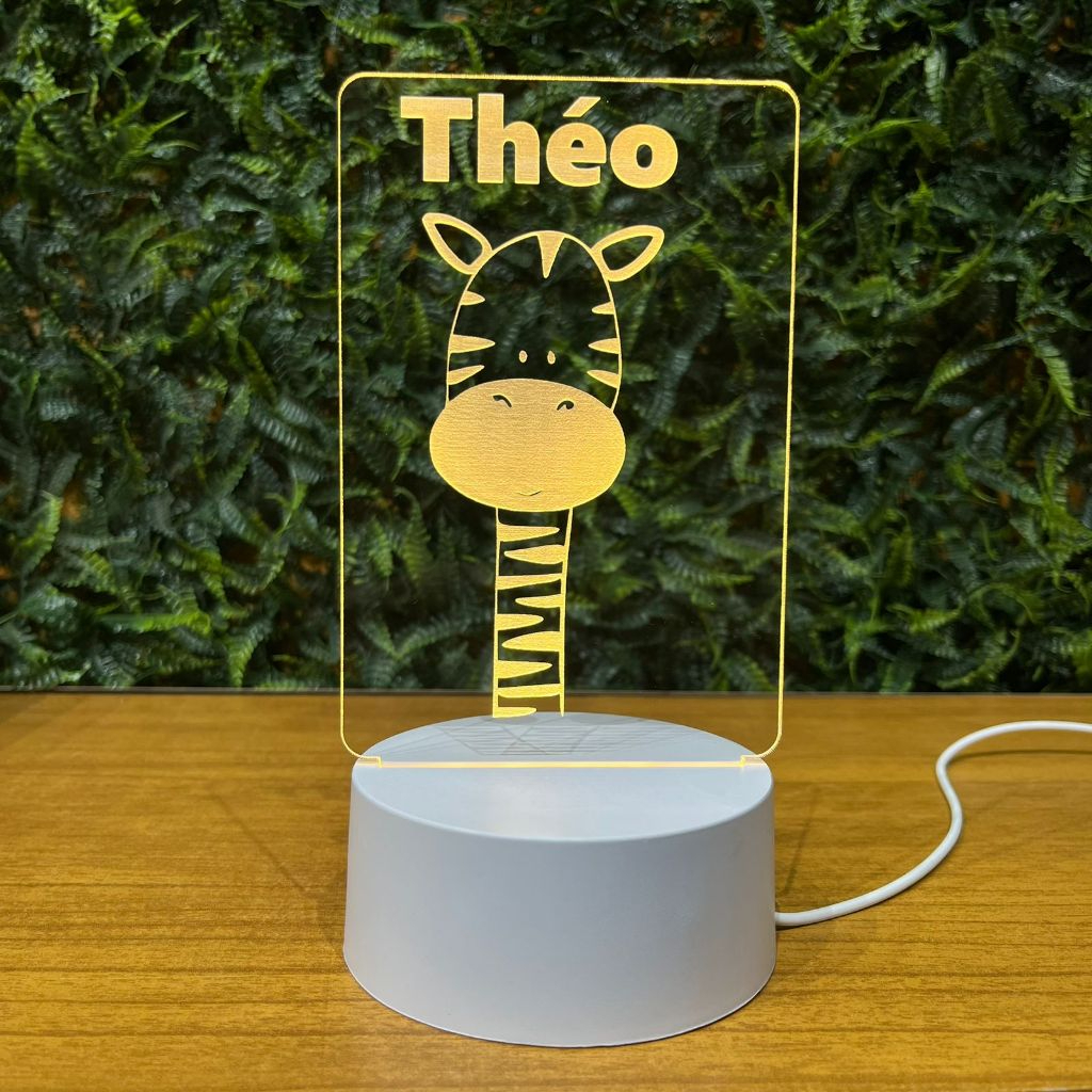 🎁 Luminária Infantil Personalizada com Nome – Protegido por