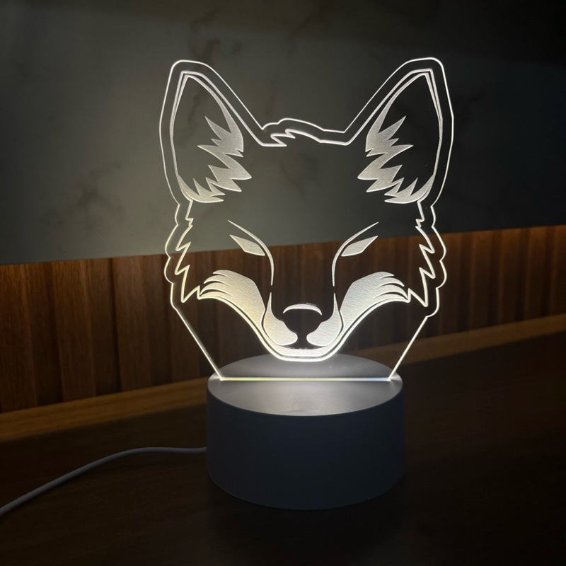 Luminária Raposa Decorativa – Luz LED com Design Elegante e 